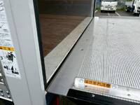 三菱ふそうキャンターアルミバン小型（2t・3t）[写真12]