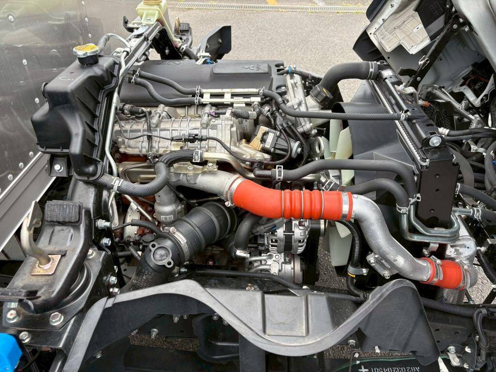 三菱ふそうキャンターアルミバン小型（2t・3t）[写真17]