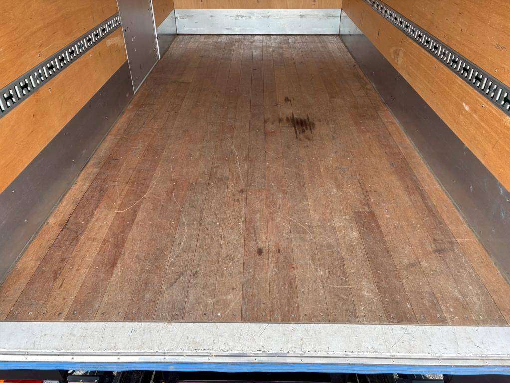 三菱ふそうキャンターアルミバン小型（2t・3t）[写真08]