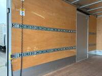 三菱ふそうキャンターアルミバン小型（2t・3t）[写真10]