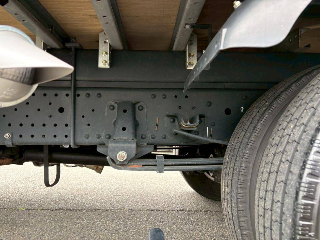 いすゞエルフアルミバン小型（2t・3t）[写真13]