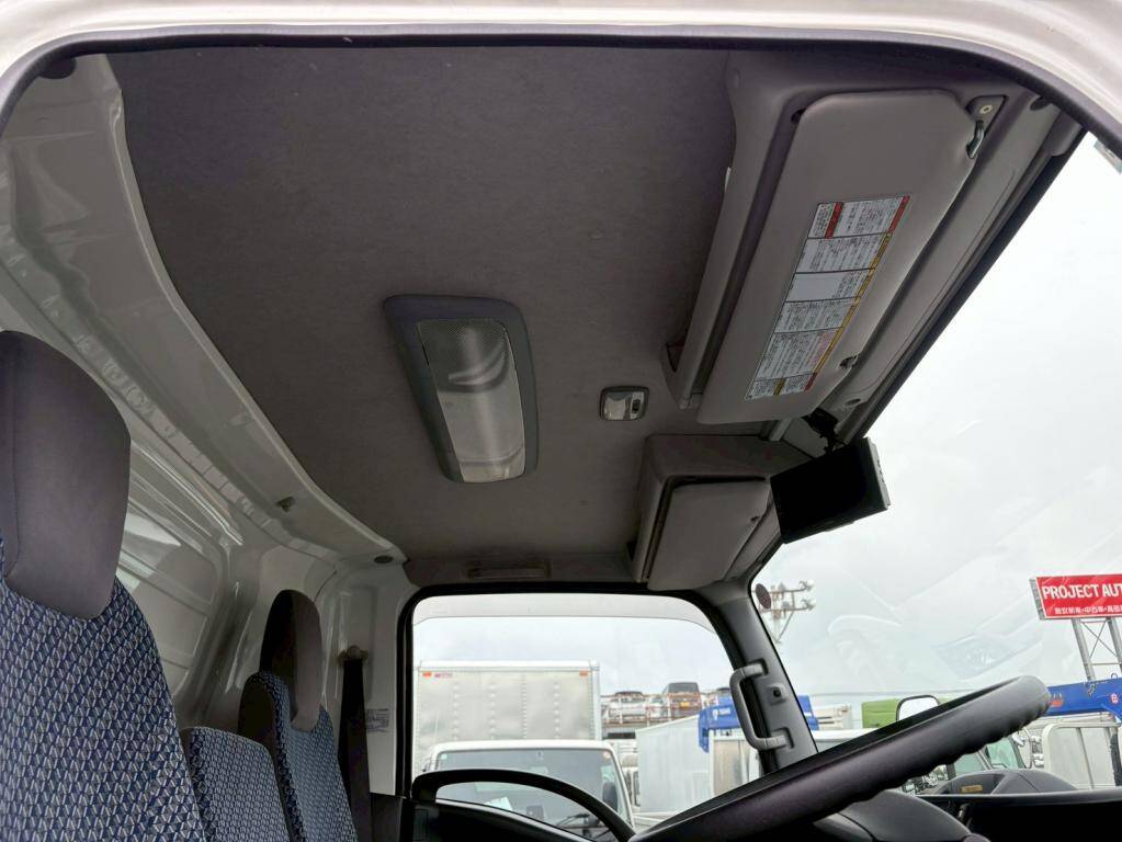 いすゞエルフアルミバン小型（2t・3t）[写真22]