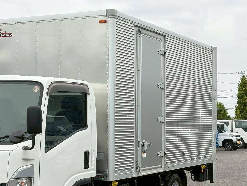 いすゞエルフアルミバン小型（2t・3t）[写真06]