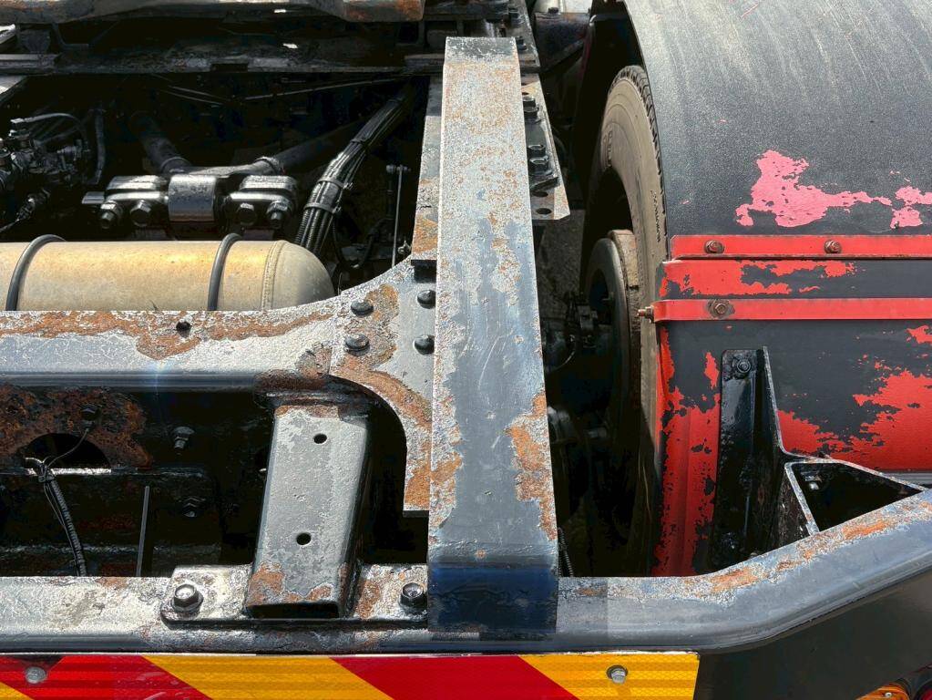 日野プロフィアトレーラーヘッド（トラクターヘッド）大型（10t）[写真10]