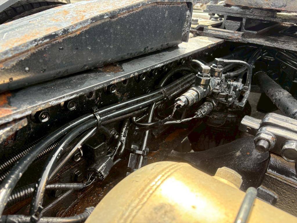 日野プロフィアトレーラーヘッド（トラクターヘッド）大型（10t）[写真11]