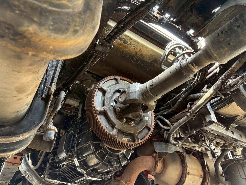 日野プロフィアトレーラーヘッド（トラクターヘッド）大型（10t）[写真14]