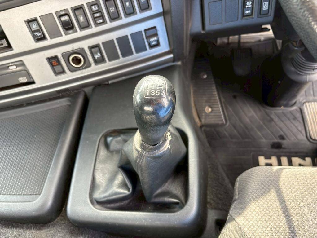 日野プロフィアトレーラーヘッド（トラクターヘッド）大型（10t）[写真19]