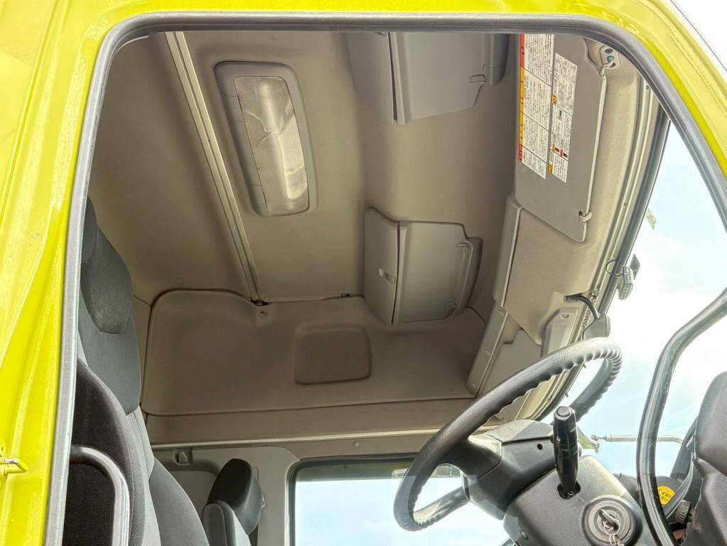 日野プロフィアトレーラーヘッド（トラクターヘッド）大型（10t）[写真20]