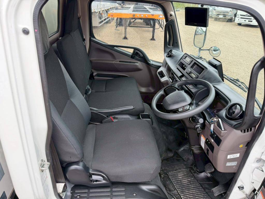 三菱ふそうキャンター冷凍車（冷蔵車）小型（2t・3t）[写真18]