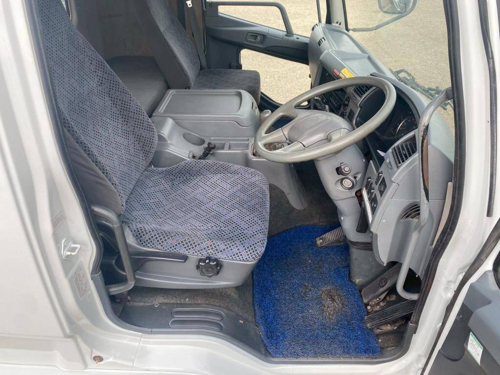 三菱ふそうファイターセーフティクレーン4段増トン（6t・8t）[写真20]