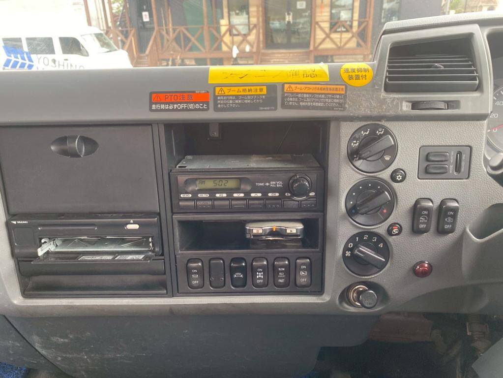 三菱ふそうファイターセーフティクレーン4段増トン（6t・8t）[写真21]