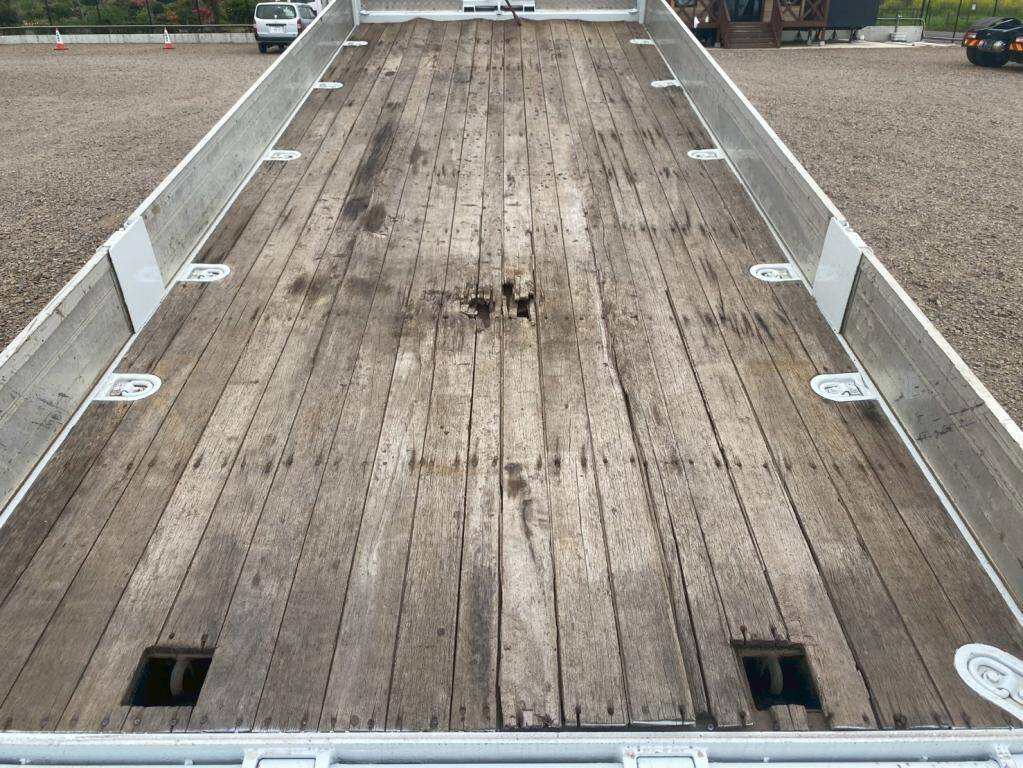 三菱ふそうファイターセーフティクレーン4段増トン（6t・8t）[写真08]