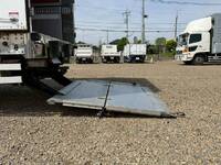 いすゞギガアルミウイング大型（10t）[写真13]