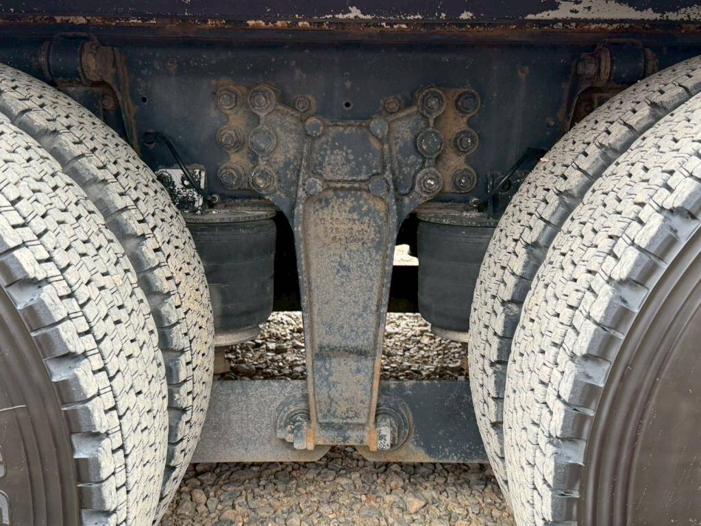 いすゞギガアルミウイング大型（10t）[写真16]