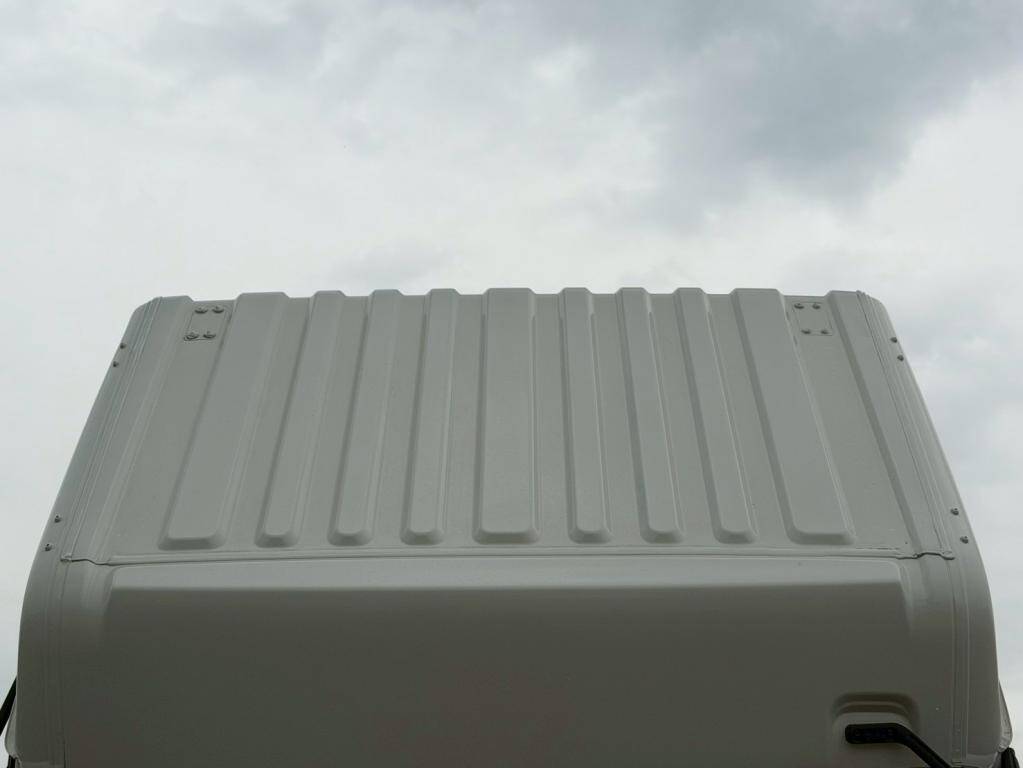 いすゞギガアルミウイング大型（10t）[写真20]