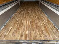 いすゞギガアルミウイング大型（10t）[写真09]