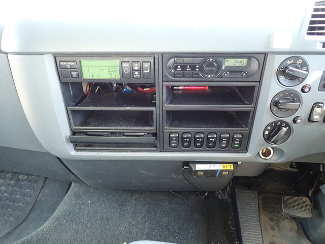 三菱ふそうファイター冷凍車（冷蔵車）中型（4t）[写真32]