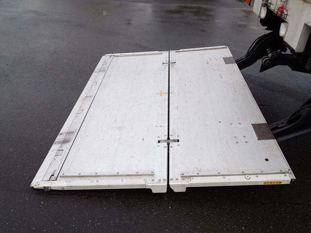 三菱ふそうファイターアルミバン中型（4t）[写真10]