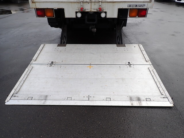 三菱ふそうファイターアルミバン中型（4t）[写真11]