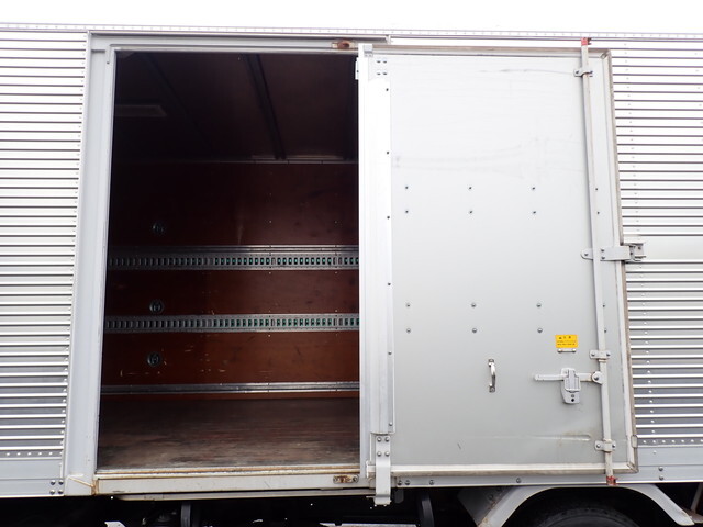 三菱ふそうファイターアルミバン中型（4t）[写真15]