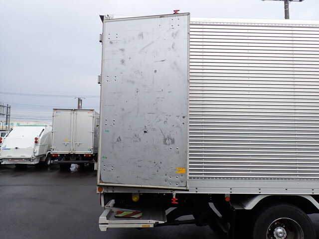 三菱ふそうファイターアルミバン中型（4t）[写真18]