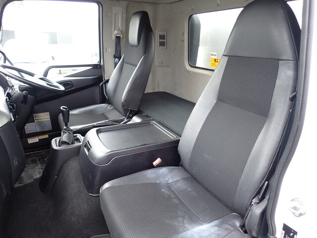 三菱ふそうファイターアルミバン中型（4t）[写真34]