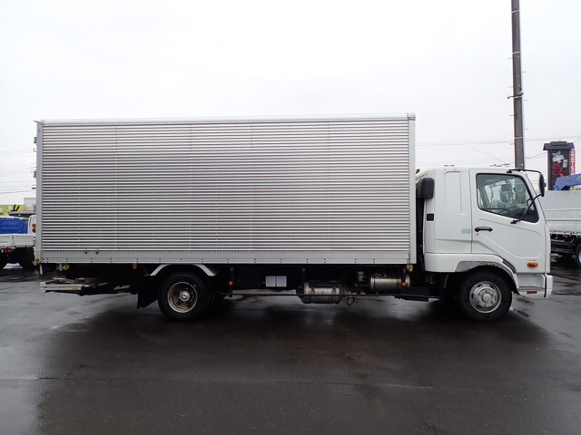 三菱ふそうファイターアルミバン中型（4t）[写真05]