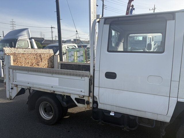 いすゞエルフダブルキャブ（Wキャブ）小型（2t・3t）[写真06]