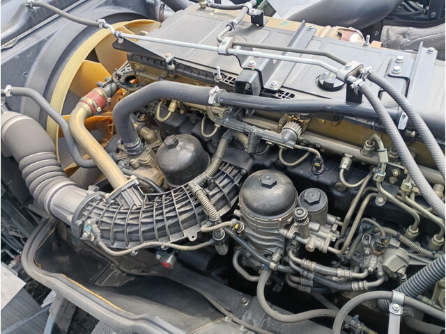 三菱ふそうスーパーグレートトレーラーヘッド（トラクターヘッド）大型（10t）[写真19]