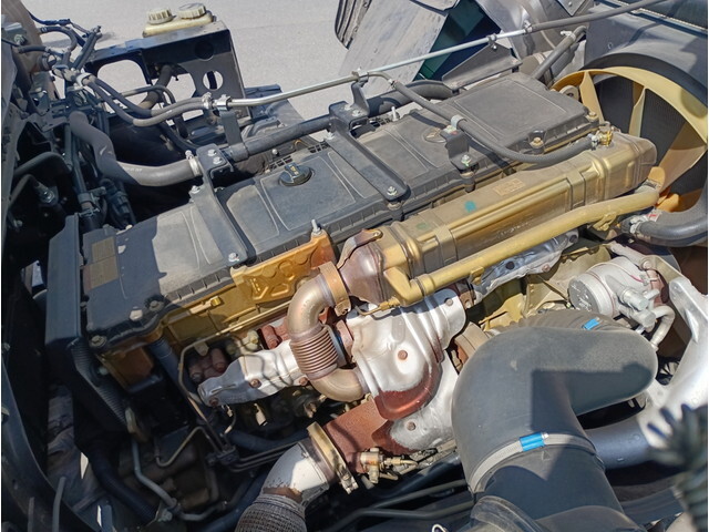 三菱ふそうスーパーグレートトレーラーヘッド（トラクターヘッド）大型（10t）[写真20]