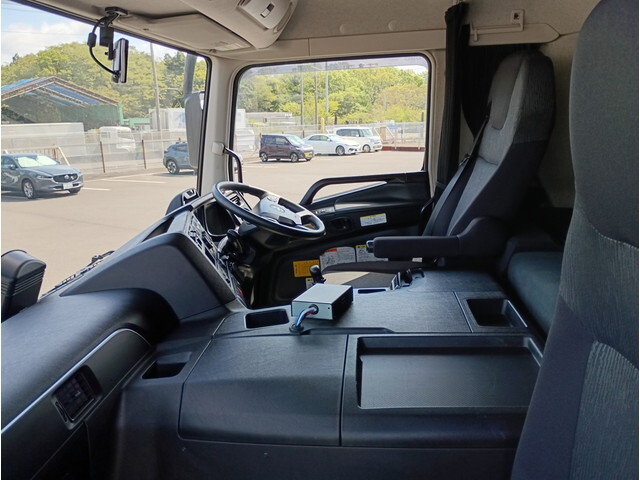 三菱ふそうスーパーグレートトレーラーヘッド（トラクターヘッド）大型（10t）[写真24]