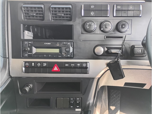 三菱ふそうスーパーグレートトレーラーヘッド（トラクターヘッド）大型（10t）[写真26]