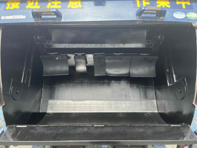 日野デュトロパッカー車（塵芥車）小型（2t・3t）[写真10]