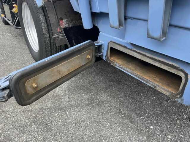 日野デュトロパッカー車（塵芥車）小型（2t・3t）[写真26]