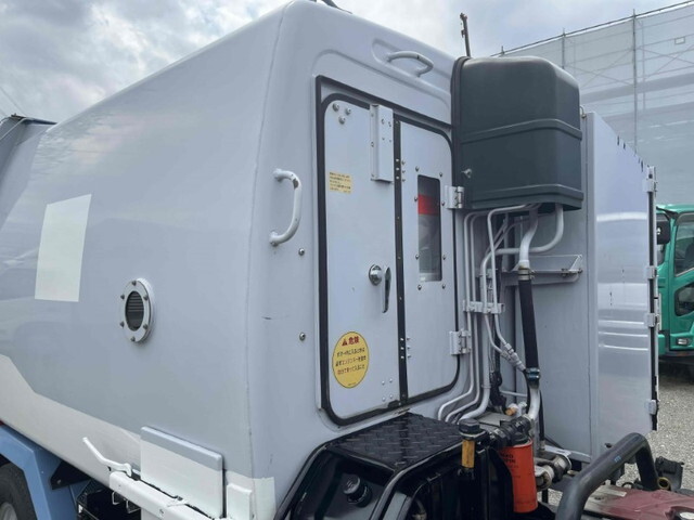 日野デュトロパッカー車（塵芥車）小型（2t・3t）[写真30]