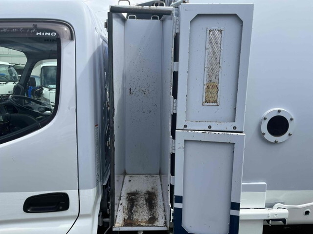 日野デュトロパッカー車（塵芥車）小型（2t・3t）[写真09]