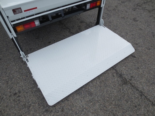 三菱ふそうキャンター平ボディ小型（2t・3t）[写真10]