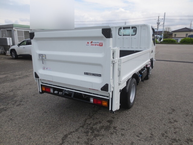 三菱ふそうキャンター平ボディ小型（2t・3t）[写真04]