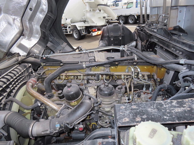 三菱ふそうスーパーグレートアルミブロック大型（10t）[写真14]