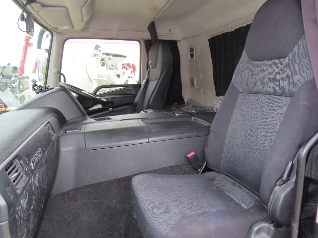 三菱ふそうスーパーグレートアルミブロック大型（10t）[写真19]