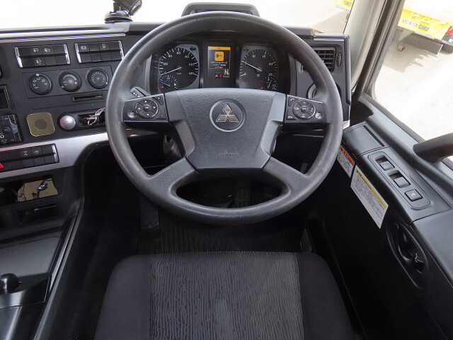 三菱ふそうスーパーグレートアルミブロック大型（10t）[写真21]