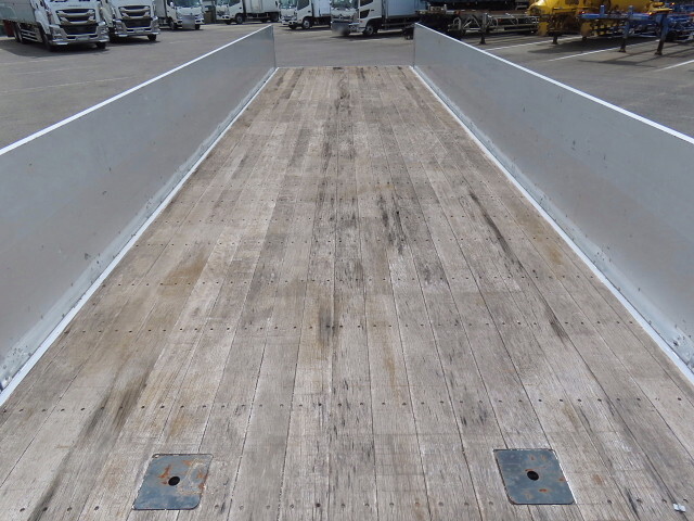 三菱ふそうスーパーグレートアルミブロック大型（10t）[写真32]