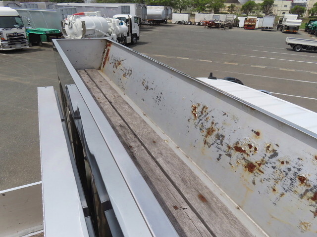 三菱ふそうスーパーグレートアルミブロック大型（10t）[写真33]