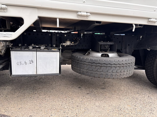 いすゞエルフ平ボディ小型（2t・3t）[写真15]