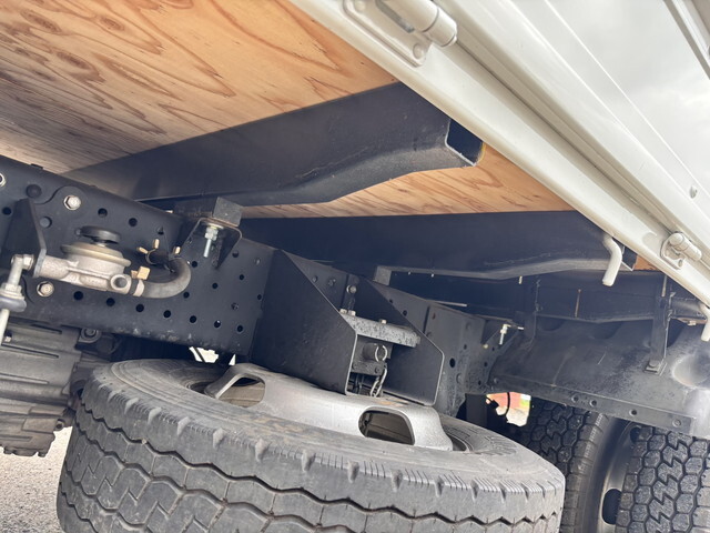 いすゞエルフ平ボディ小型（2t・3t）[写真16]