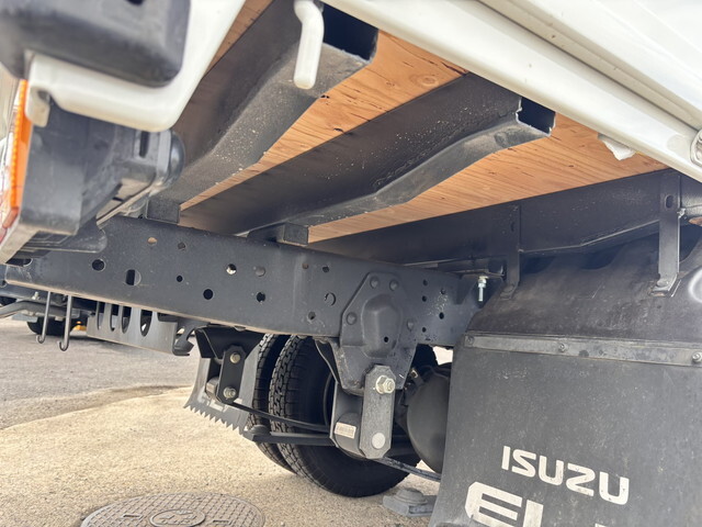 いすゞエルフ平ボディ小型（2t・3t）[写真22]