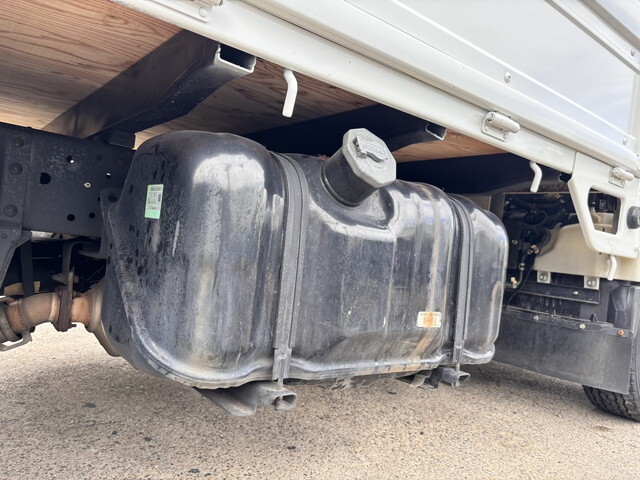 いすゞエルフ平ボディ小型（2t・3t）[写真24]