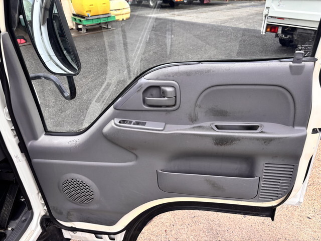 いすゞエルフ平ボディ小型（2t・3t）[写真29]