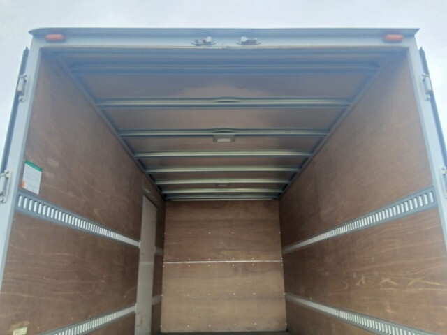 いすゞエルフアルミバン小型（2t・3t）[写真10]