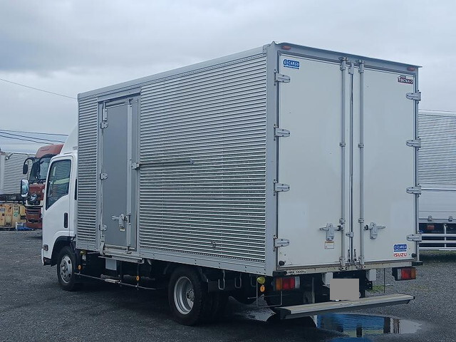 いすゞエルフアルミバン小型（2t・3t）[写真02]